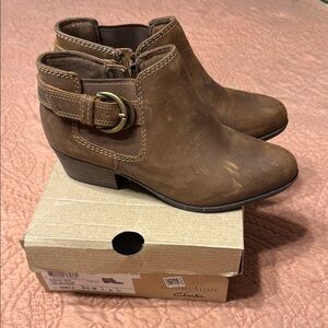 Clarks Brown Ankle Boots Western Style